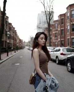 ​欧阳妮妮留学法国被霸凌 在地上擦尿 洗澡也被催