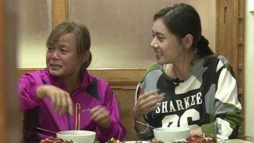 秋瓷炫的婆婆首露面,原来她每天都面对的是这样的婆婆