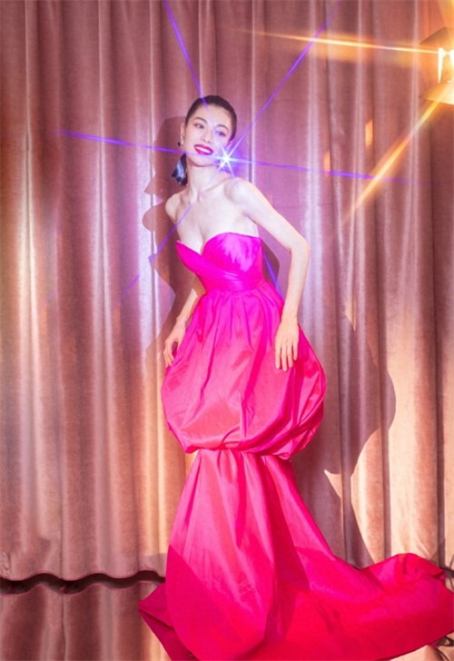 钟楚曦-钟爱浓妆