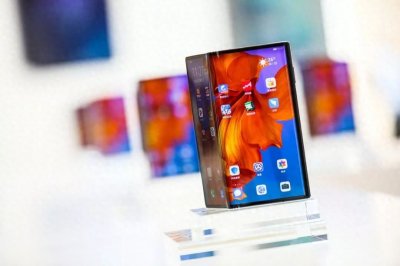 ​摔不起！华为折叠屏手机Mate X，修一次屏幕7080元