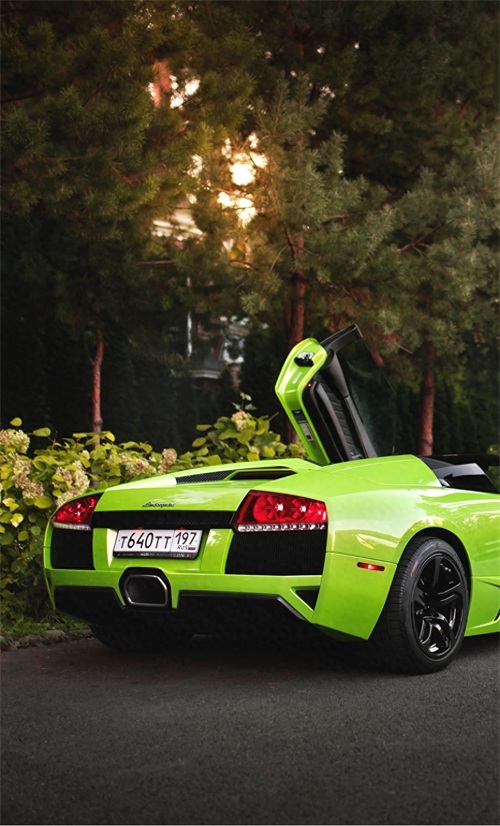 兰博基尼蝙蝠高清壁纸，只有跑车才能驾驭这个颜色