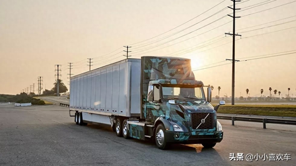 沃尔沃VNR电动半挂车，续航400公里