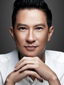 ​张家辉女儿长大成关咏荷年轻时的样子！这闺女没辜负老妈的颜值