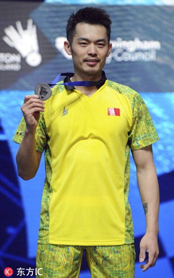 突破林李统治！石宇奇2-1胜林丹首夺全英公开赛男单冠军