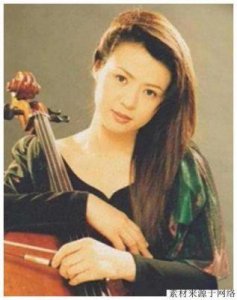 14年后,60岁王刚再当父亲,妻子郑艳东幸福生活揭秘