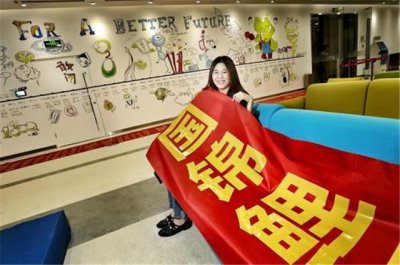 ​支付宝中了一个亿，一夜暴富的锦鲤女孩，如今过成了这样？