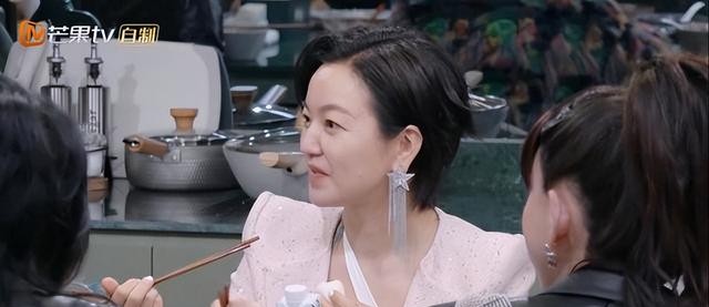 皇族拽姐于文文出道即巅峰（于文文手握代表作为何泯然众人）