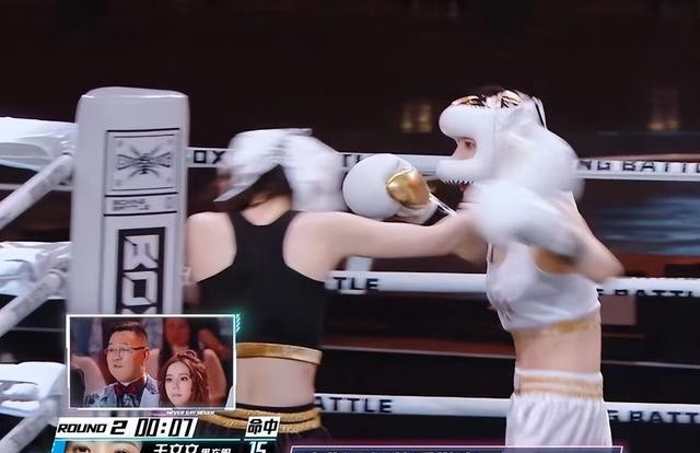 皇族拽姐于文文出道即巅峰（于文文手握代表作为何泯然众人）