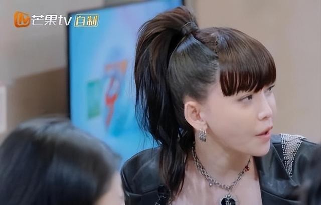 皇族拽姐于文文出道即巅峰（于文文手握代表作为何泯然众人）