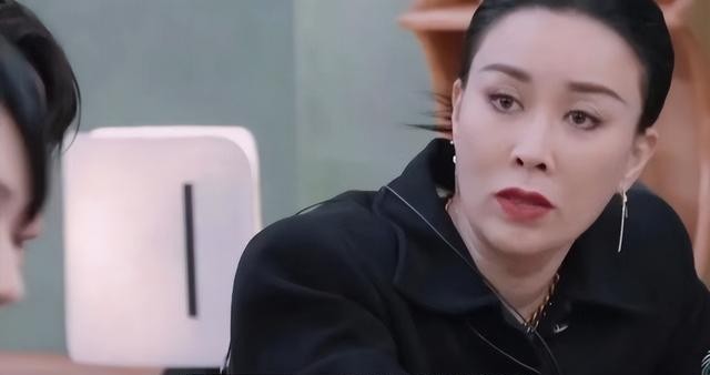 皇族拽姐于文文出道即巅峰（于文文手握代表作为何泯然众人）