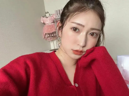 霓虹国美少女吉田朱里高清美图，又美又萌惹人怜！