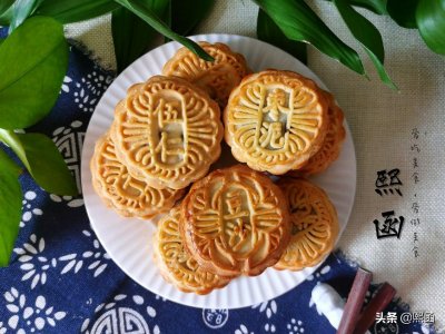 ​这5款老式月饼，全部9元1斤，酥软香甜又实惠，家人都喜欢