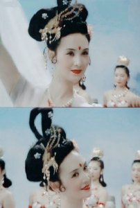 ​86版西游记美艳嫦娥！被大导奉为心中女神，息影后捐建近百所学校