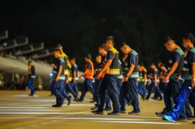 ​央视曝光歼 - 16 夜战画面“确认摧毁目标”，网友脑洞大开！
