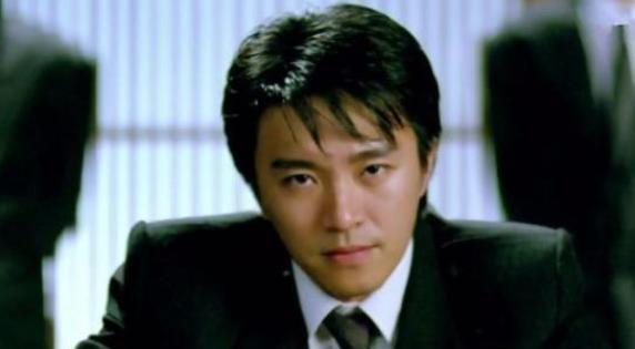 周星驰坠楼身亡“被”去世,伤口似割喉?尸体穿着整齐戴口罩