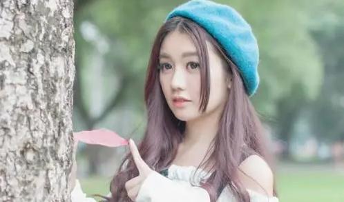 女人还爱着前任的隐形行为